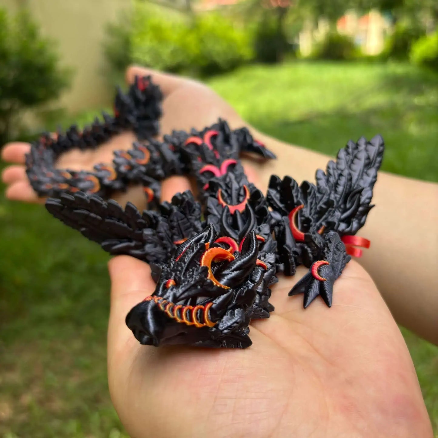 Dragón lunar articulado impreso en 3D: diseño flexible con bisagras, juguete antiestrés de fantasía único y decoración para el hogar